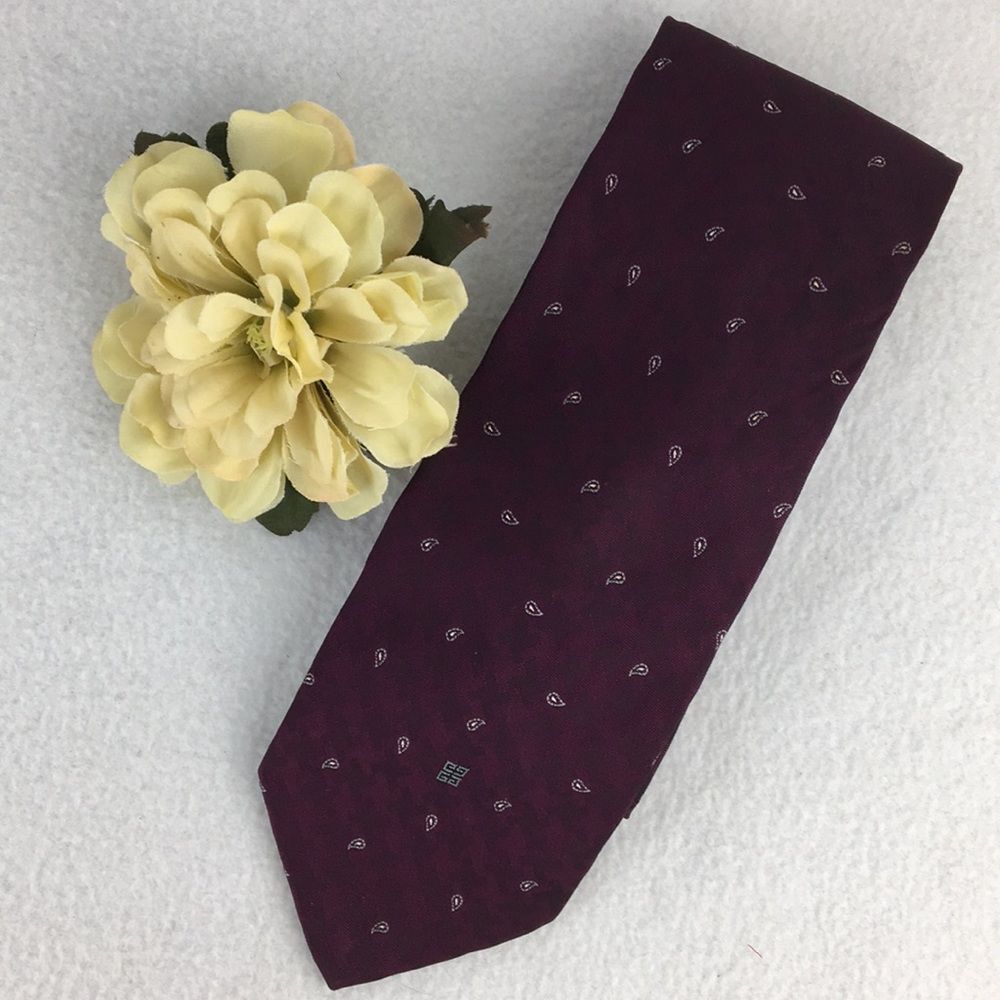 Givenchy Men's‎ Red Paisley Print Silk Tie